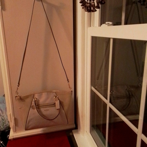 🎁NEW Coach Prairie Tan/Cream Satchel and Crossbody Excellent Condition - Picture 12 of 15